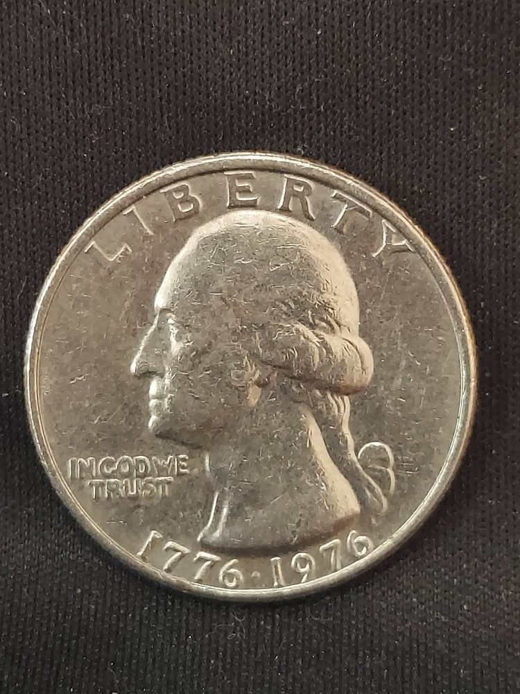 1776-1976 Bicentennial Quarter - Die Break Error on Reverse