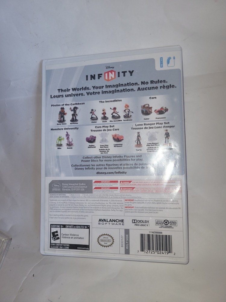 Disney Infinity Wii (2013) lot - Game, Pad, 8 Characters