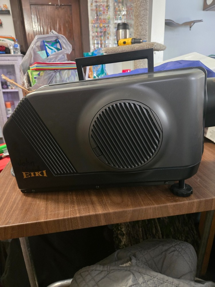Eiki LC Color Video Projector LC-300