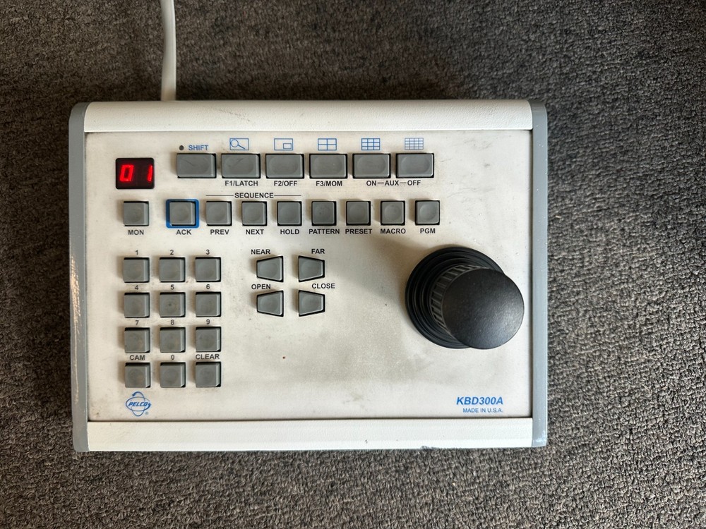 PELCO KBD300A UNIVERSAL INDUSTRIAL JOYSTICK KEYBOARD CONTROLLER No Cables