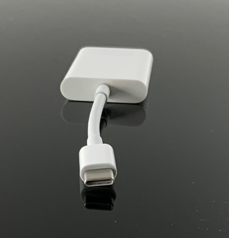 Apple USB-C to SD Card Reader