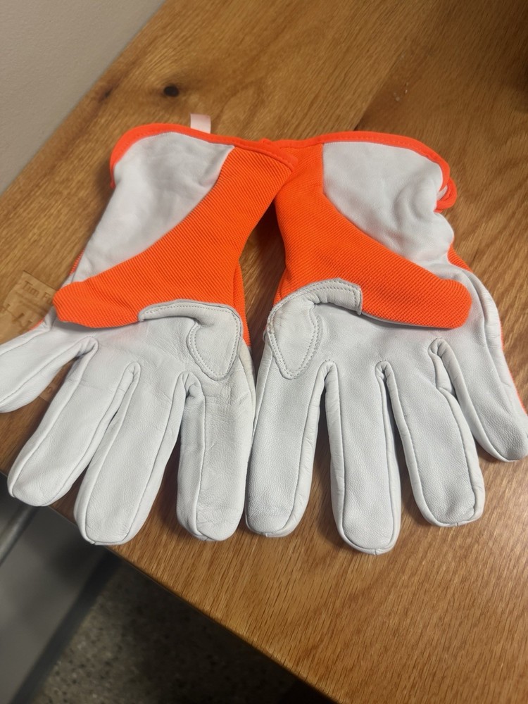 HexArmor Chrome SLT® 4075M work gloves in size 8/M