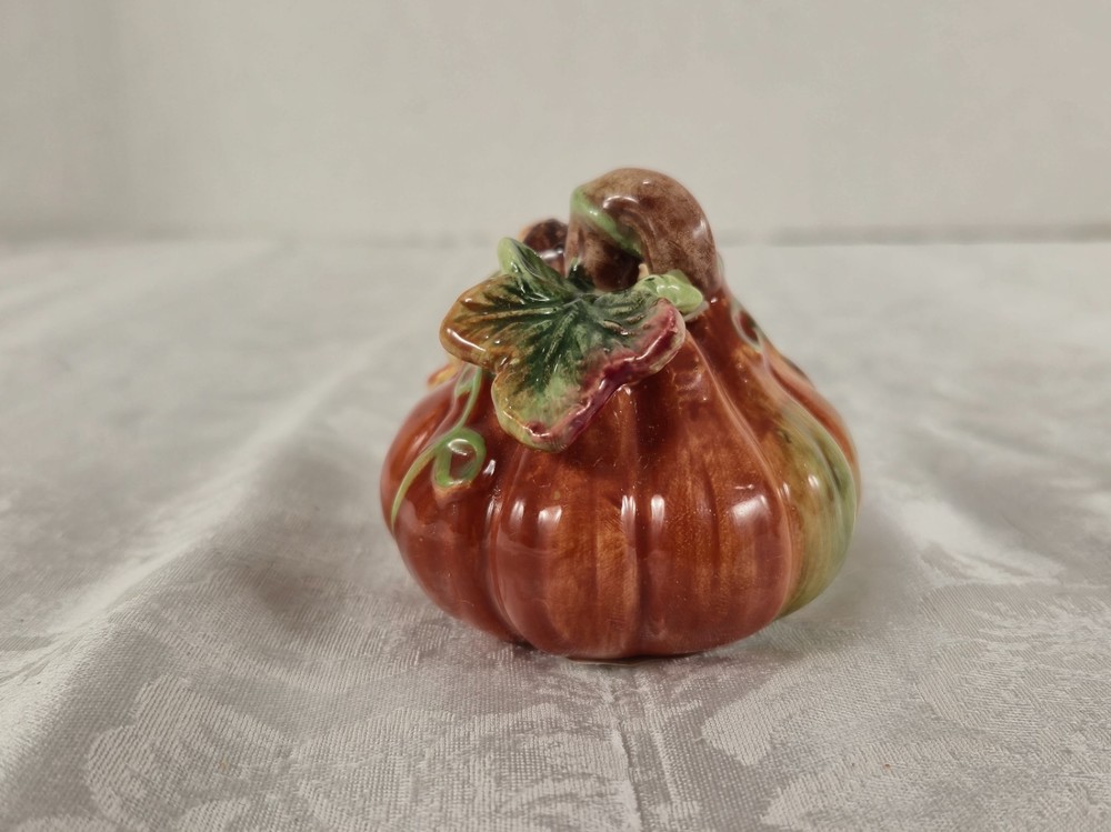 Spode Fall Harvest Pumpkin Squash Salt & Pepper Shaker Leaf Tray Plate Halloween