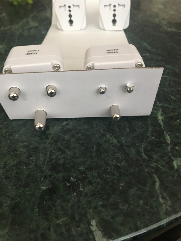 Brookstone International Adapter Plug Set 638056 Open Box