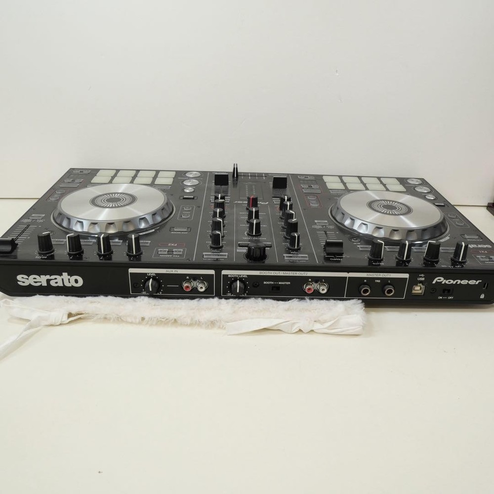 Pioneer DDJ-SR DJ Controller