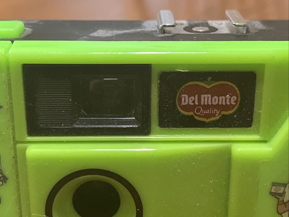 1992 Del Monte Corp the Chipmunks edition camera