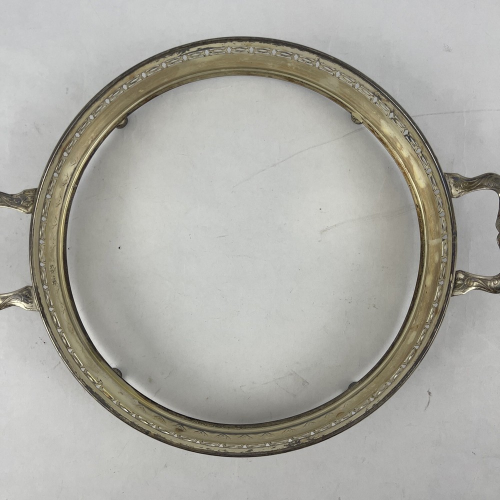 3639 Silver Plated vegetable dish holder 8 3/4”