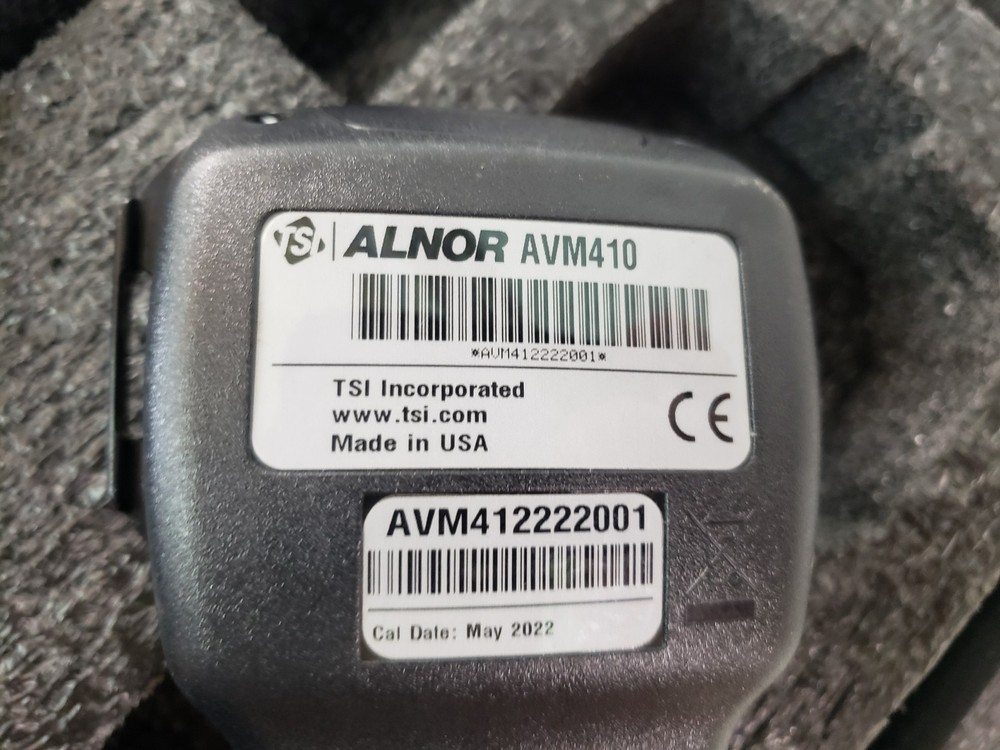 TSI Alnor AVM410 Velometer Thermal Anemometer w/ Case - POWERS ON