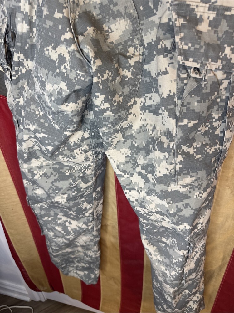 Small Regular - Army Combat Pants ACU Digital Camo USGI 5014