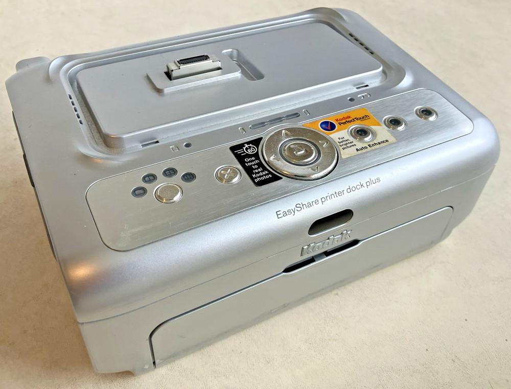 Kodak EasyShare Printer Dock 3 / Printer Tray & 40 Pcs. New Paper / Sample Pack