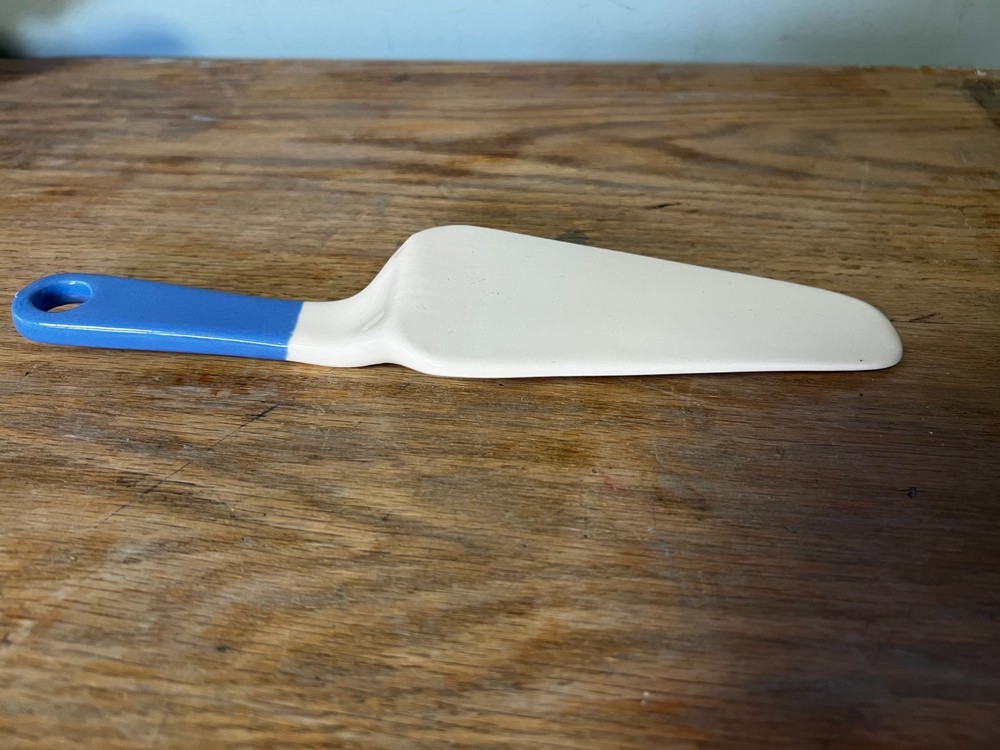 Vintage HARKER or HALL Pottery Ceramic Pie Lifter Cake Server BLUE WHITE