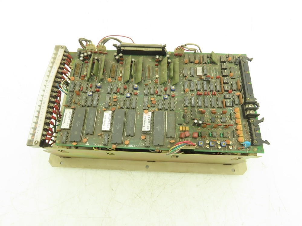 Hitachi HDV472 Servo Controller Power Supply Unit 270VDC Input 200/220VAC Output