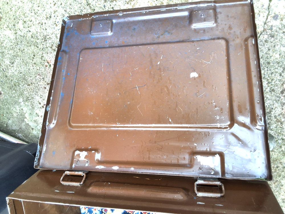 VINTAGE LARGE METAL AMMUNITION STORAGE BOX CONTAINER with CASTORS
