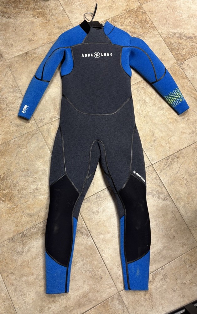 Aqualung 5mm wetsuit