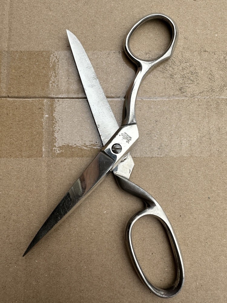 Vintage 7" Griffon GERMANY Scissors