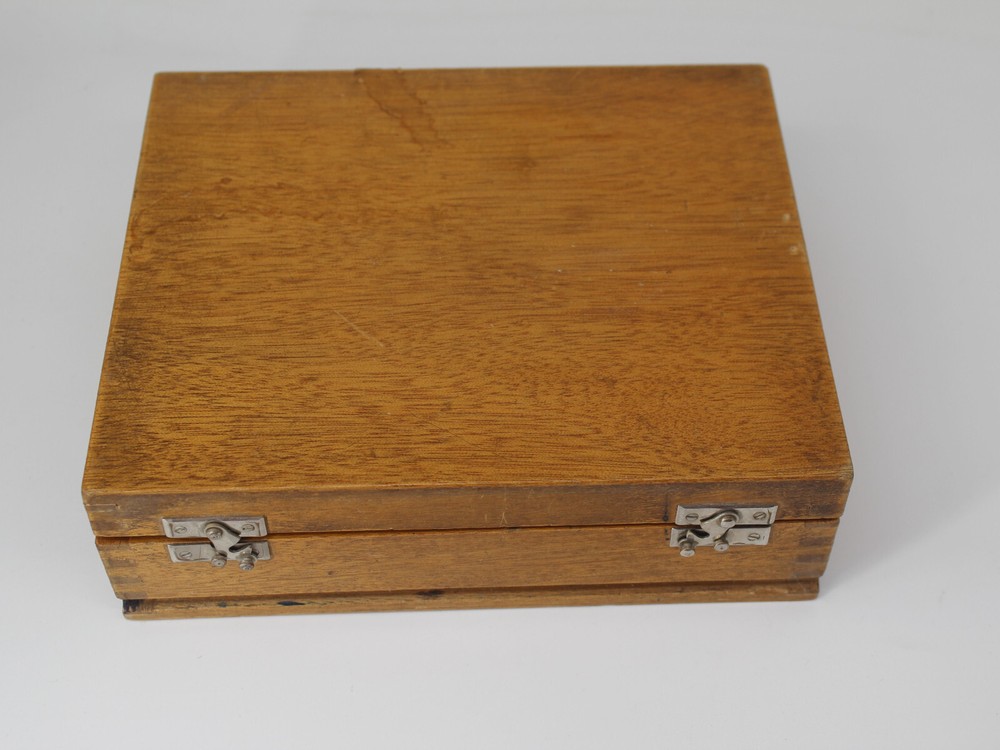 Leitz Microscope POL Wooden Chest #NK9