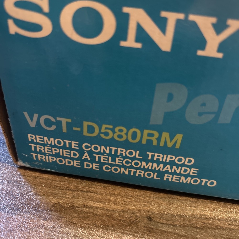 SONY Tripod With Remote Control Handle Model VCT-D580RM NIB