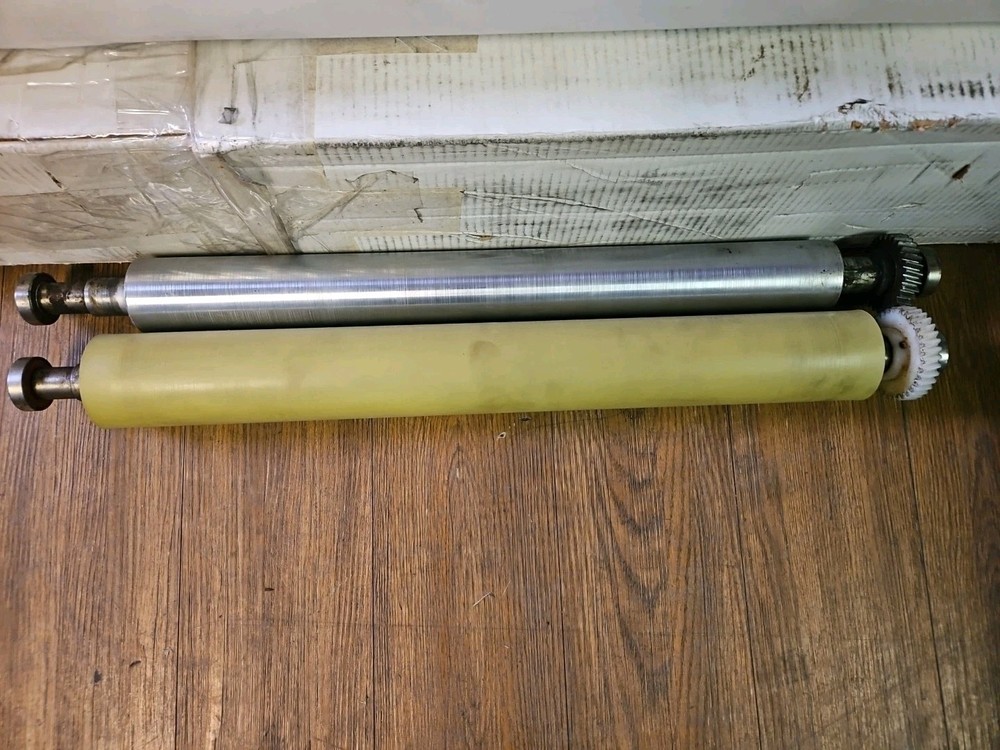 NEW TEC LIGHTING TC-30 COATER ROLLER PLUS 2 ADDITIONAL ROLLERS READ DESCRIPTION