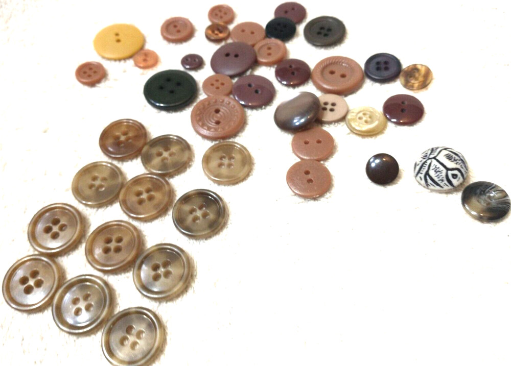 Buttons 40 Tan & Brown, Light Brown Assorted Shapes and Sizes BA1