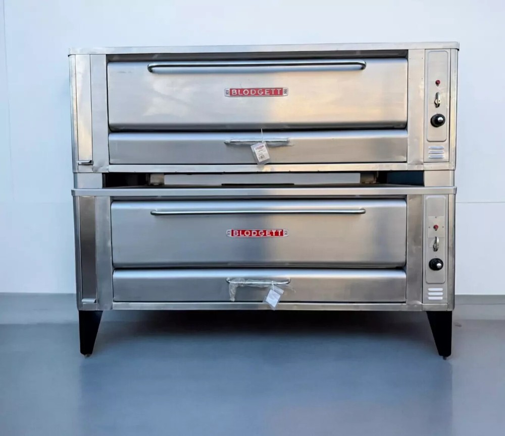 Blodgett 1048 pizza oven double deck gas or propane-Refurbished