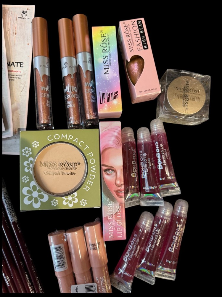 Mixed MAKEUP Lot 36 Piece