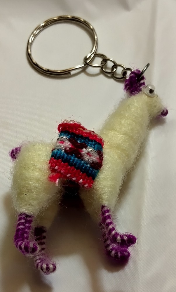 PERUVIAN LLAMA Keychain HANDMADE Excellent Pre-owned Condition