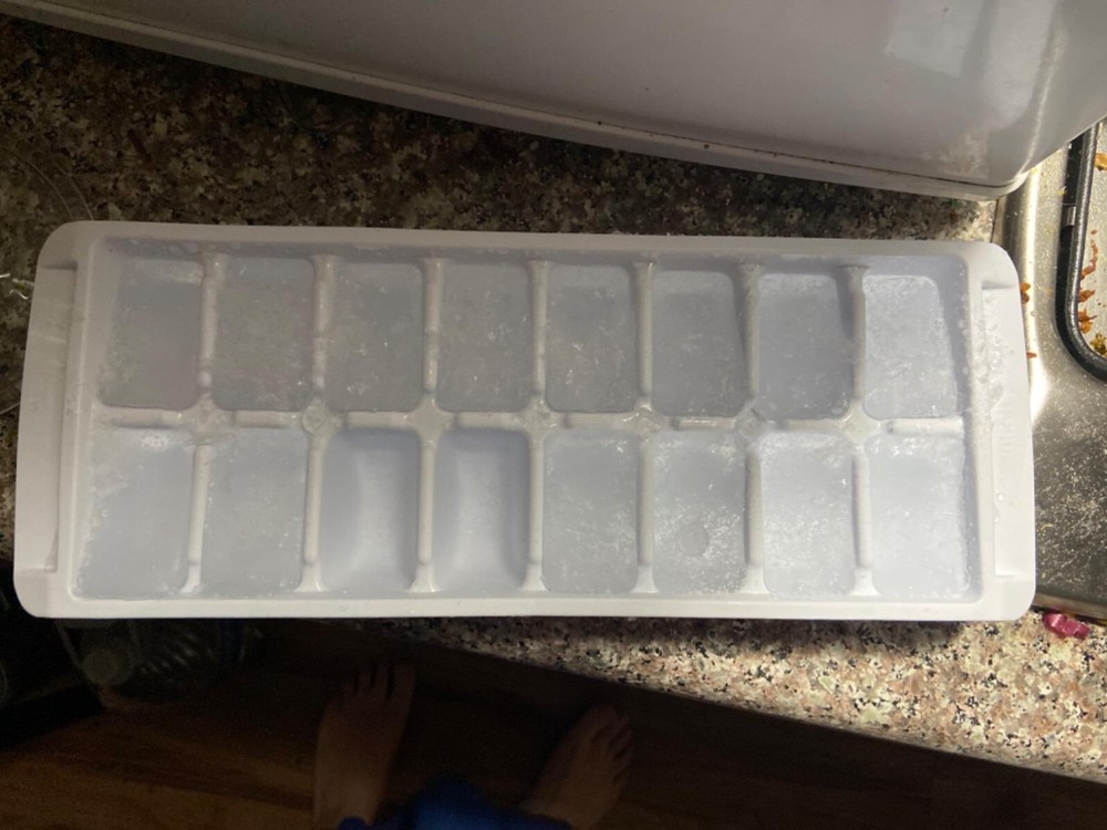Ice Tray Easy Release White Ice Cube Trays 16 Cube Pack Of 2 Rectangular New