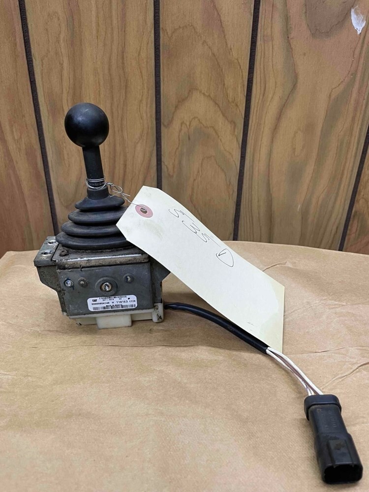 307-4672 CONTROL HANDLE