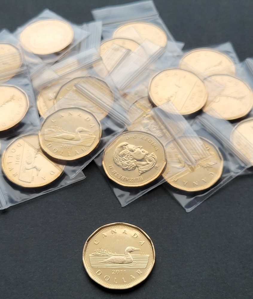 ***CANADA LOONIE 2011 *** FROM MINT ROLL ***