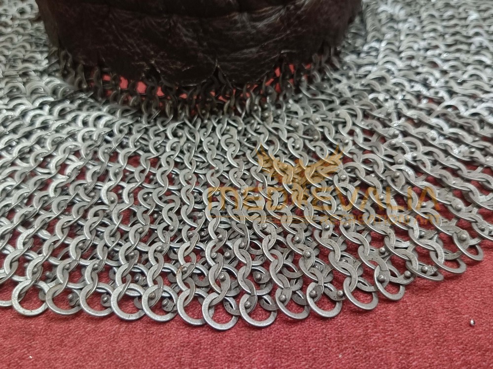 Bishop’s Mantle Chainmail – 8mm Flat Ring Collar with Leather Padding