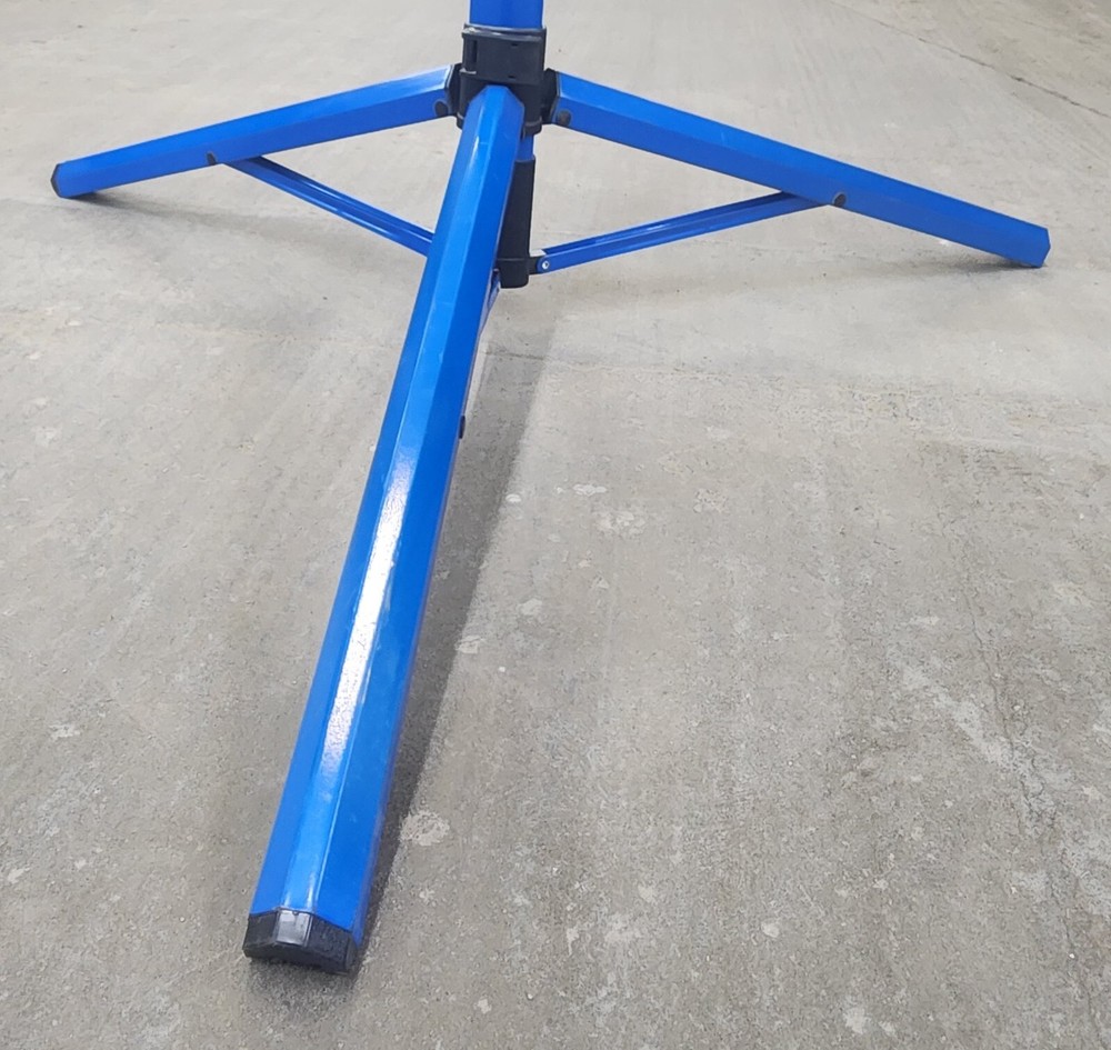 6FT LIGHT-DUTY TELESCOPING TRIPOD 48" BASE DIAMETER ADJUSTABLE HEIGHT
