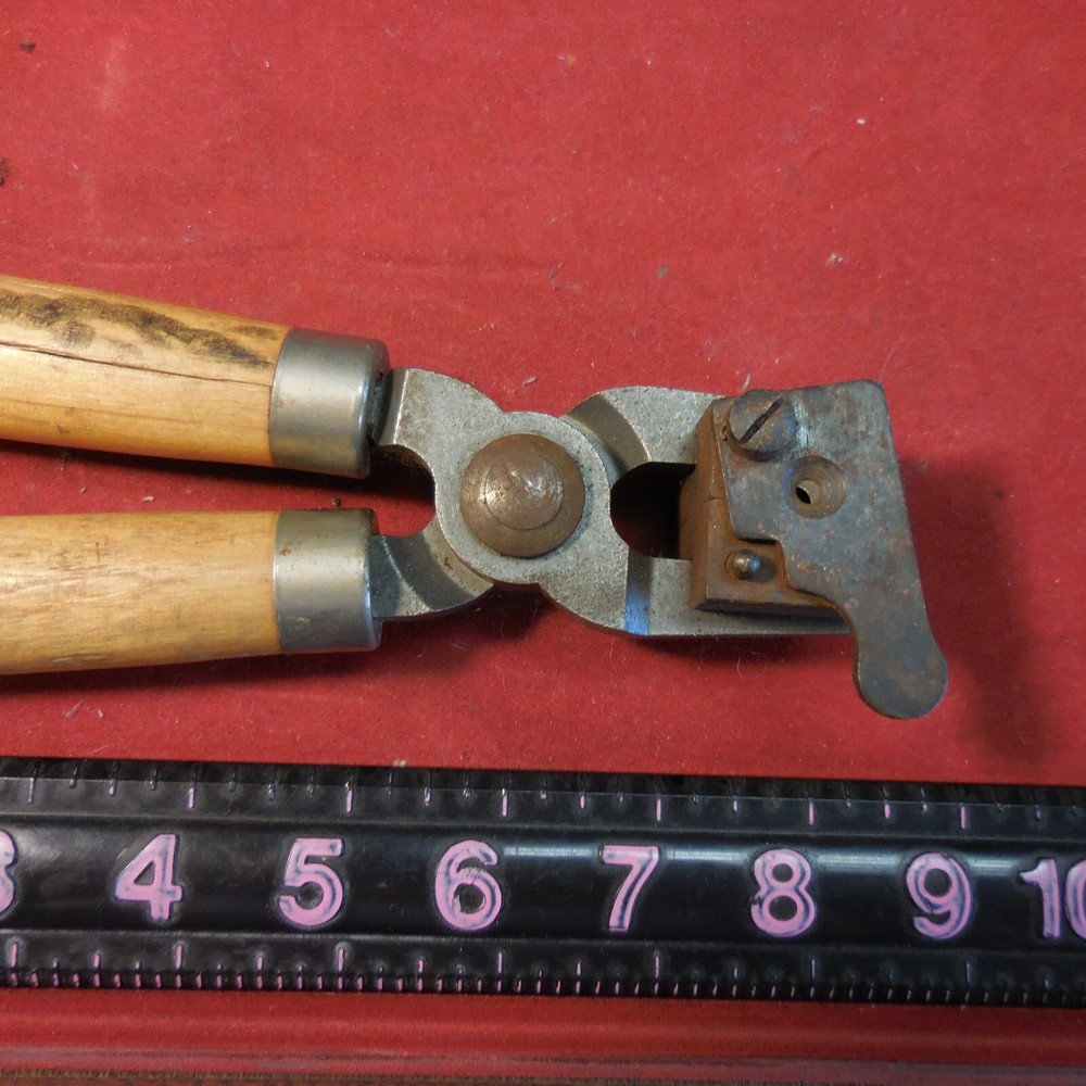 Lyman Bullet Mold 457 -2 CRACKED HANDLE
