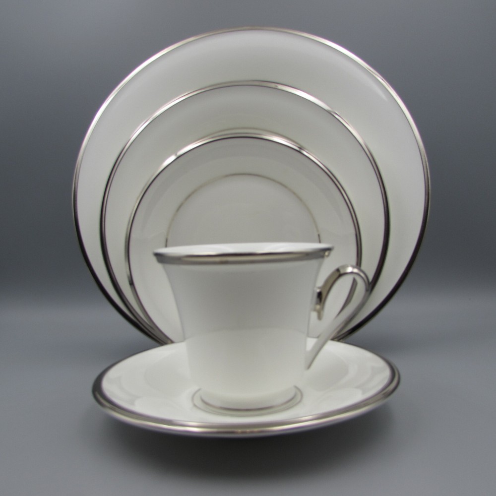 Lenox USA China SOLITAIRE WHITE 5pc Place Setting