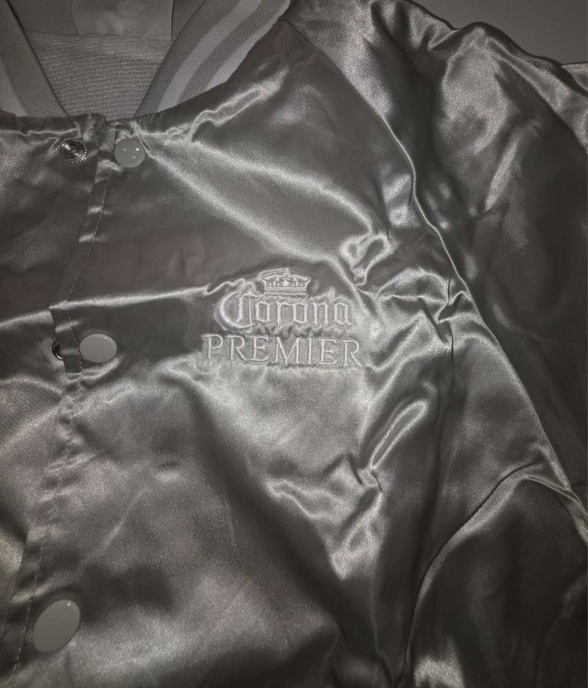 Silver Corona Premier Satin Jacket EXCELLENT Condition (2B)