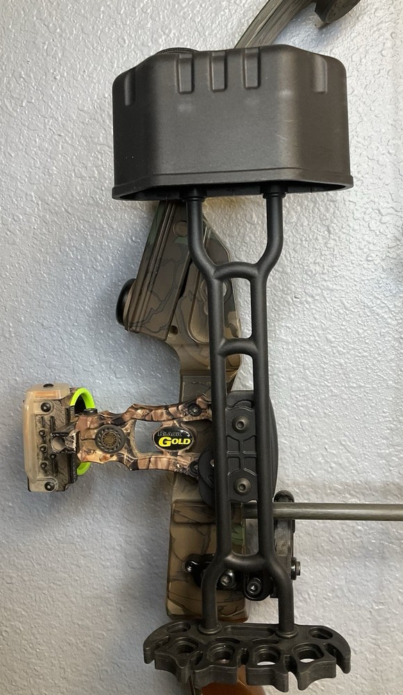 Mathews SoloCam Compound Bow LH Package Feather-Max Grip Hunting Bow