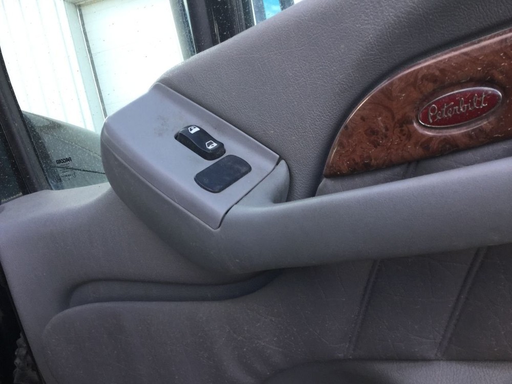 2000-2011 Peterbilt 387 BLACK Right/Passenger Door - Used