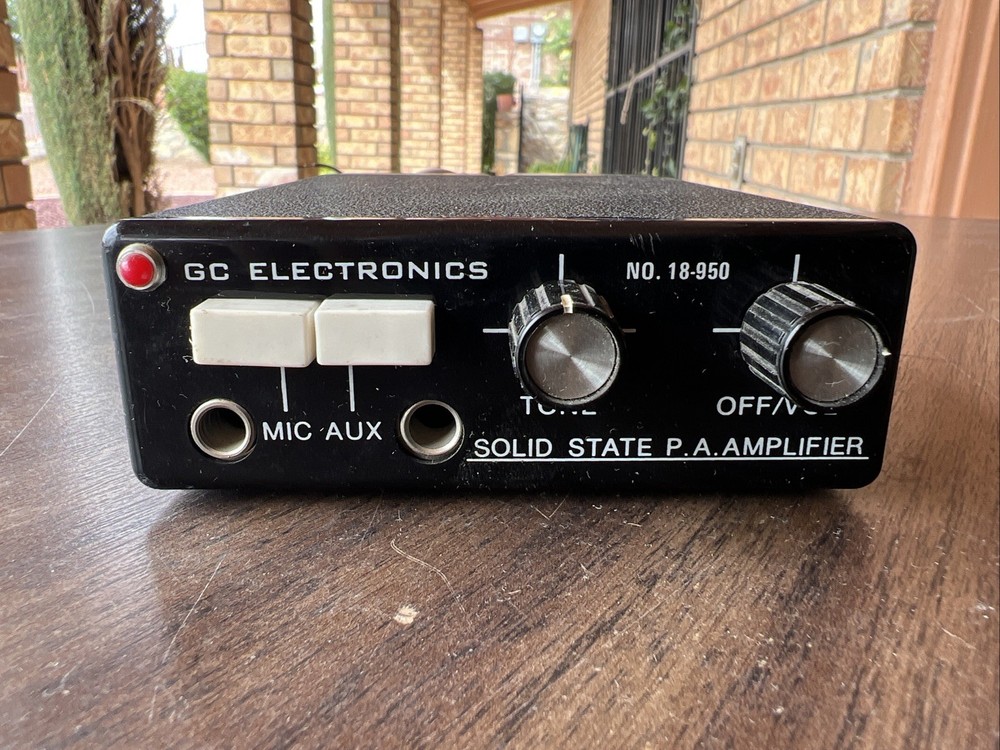 GC Electronics 12V Solid State Vintage PA Amplifier POWERS ON