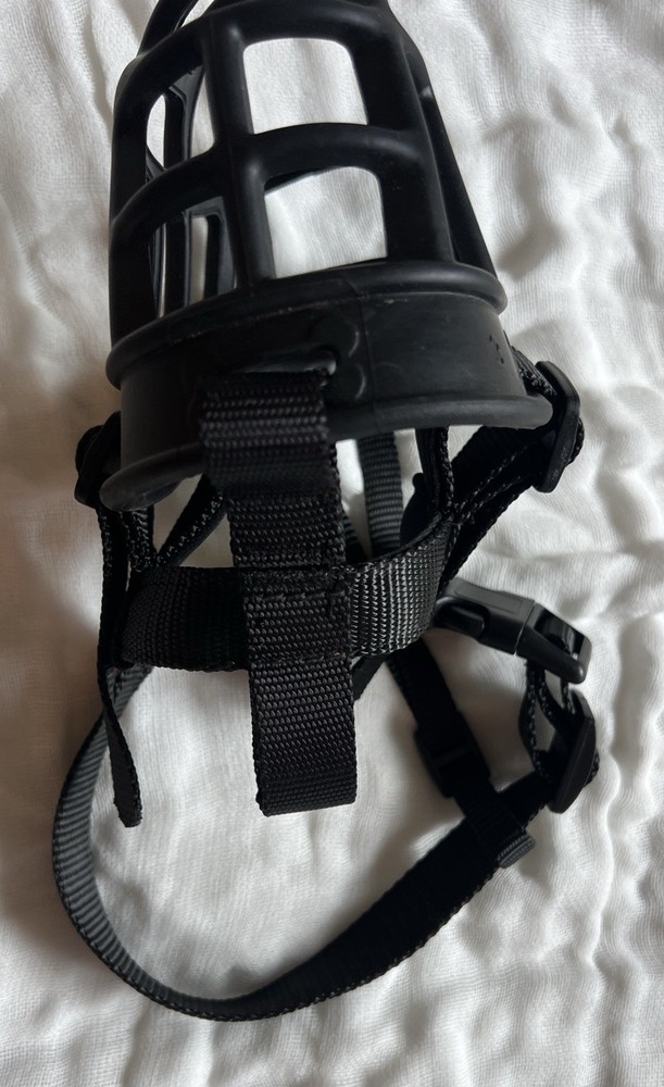 Muzzle for Dogs, Size 3- Black NEW