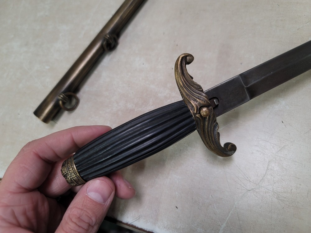 Hungarian Dagger Palce Honor Guard? Read ad!
