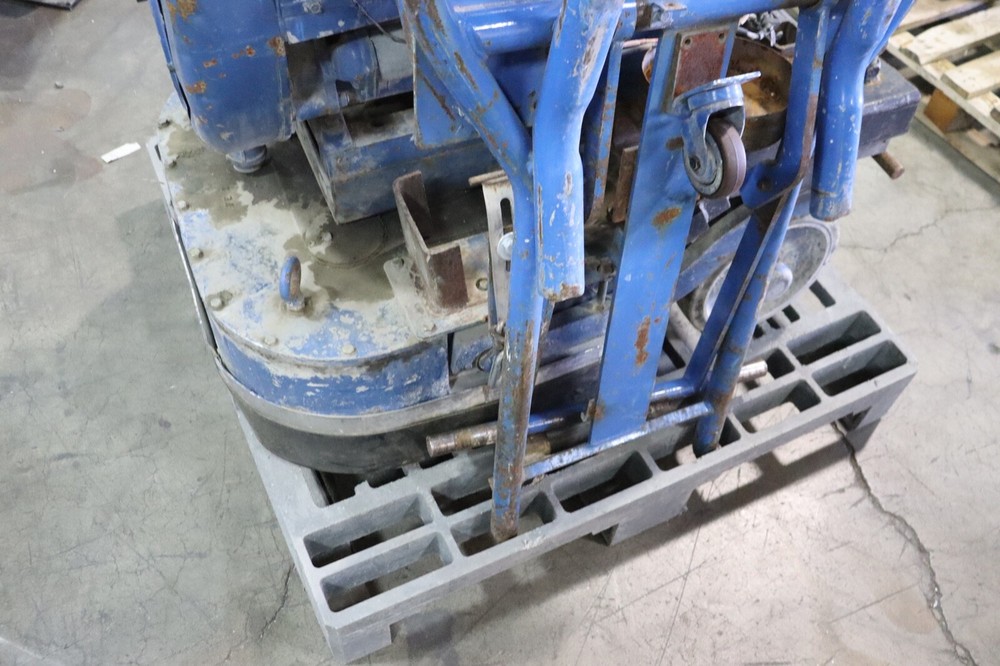 LARGE CONCRETE GRINDER