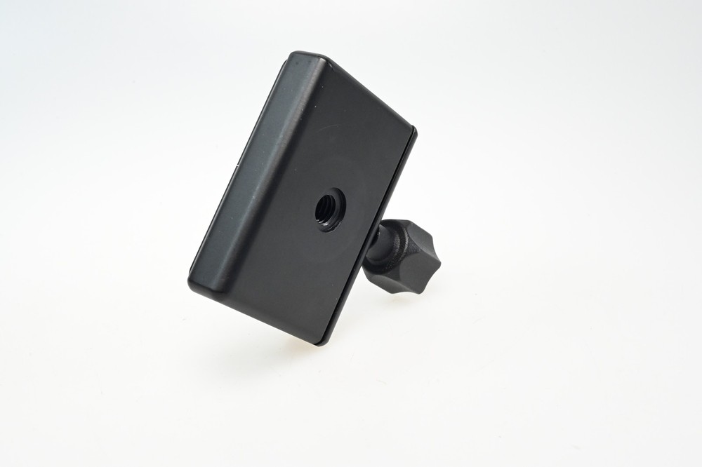 Induro QRT70 Quick Release Adapter #G304