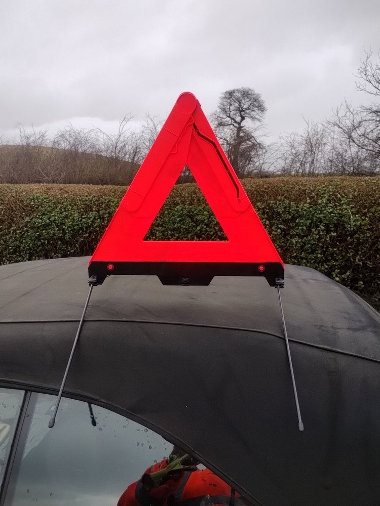 Volkswagen Audi Warning Triangle 4B5860251E