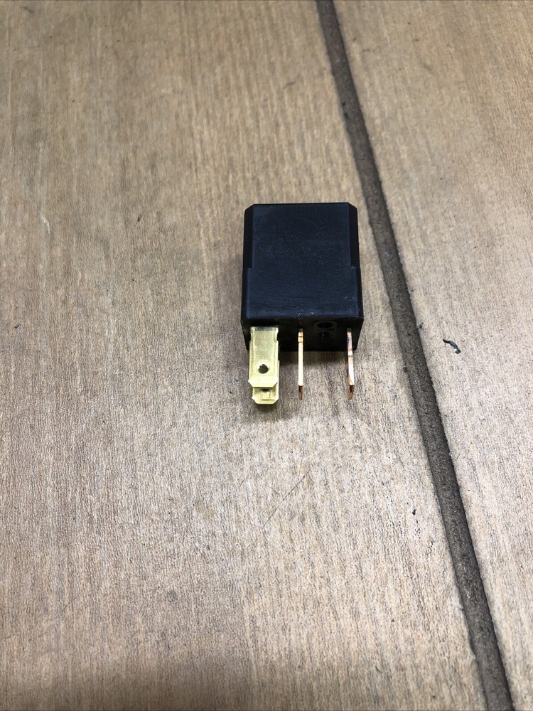 Genuine Mazda Relay UM46-67-730
