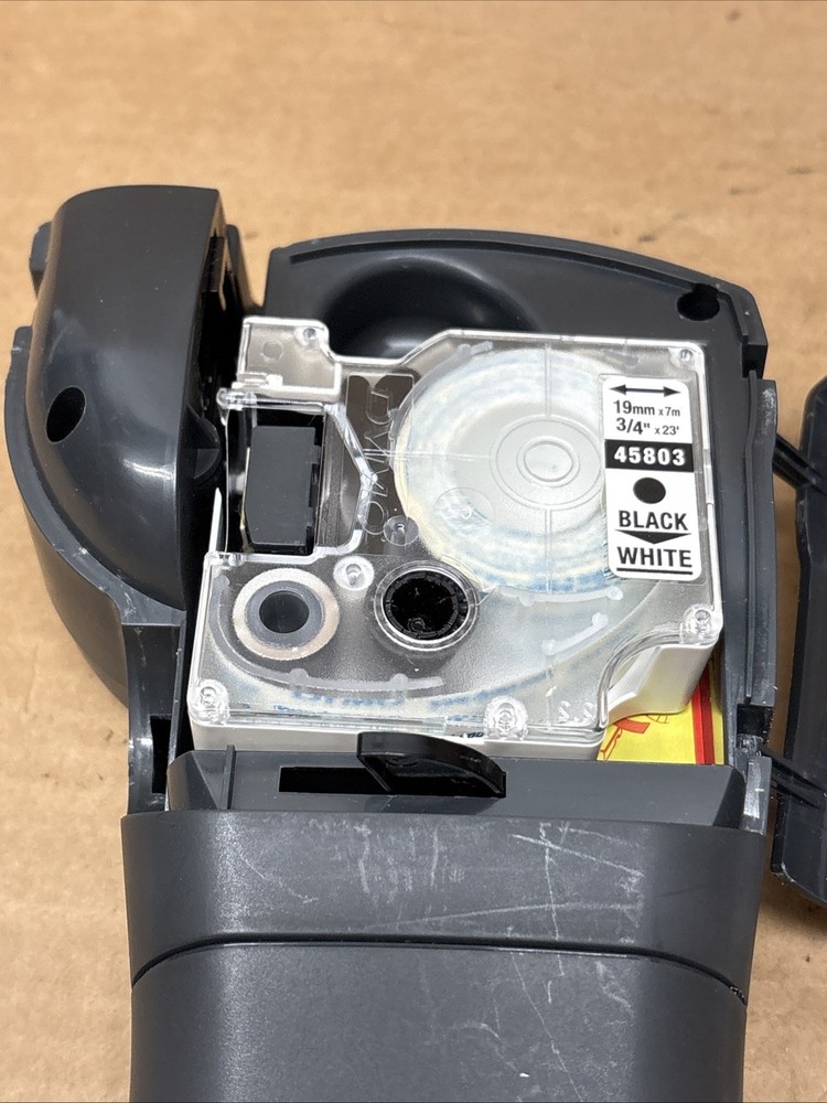DYMO LABELPOINT 300 LABEL MAKER bundle w/ 7 label cartridges, tested works