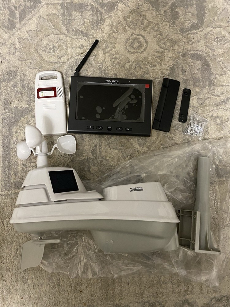 AcuRite Iris Weather Station 01024M READ DESCRIPTION