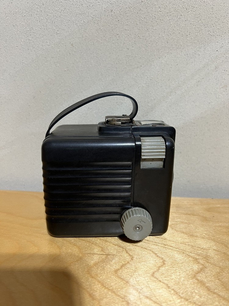 Vintage Brownie Hawkeye Camera w/ Flash