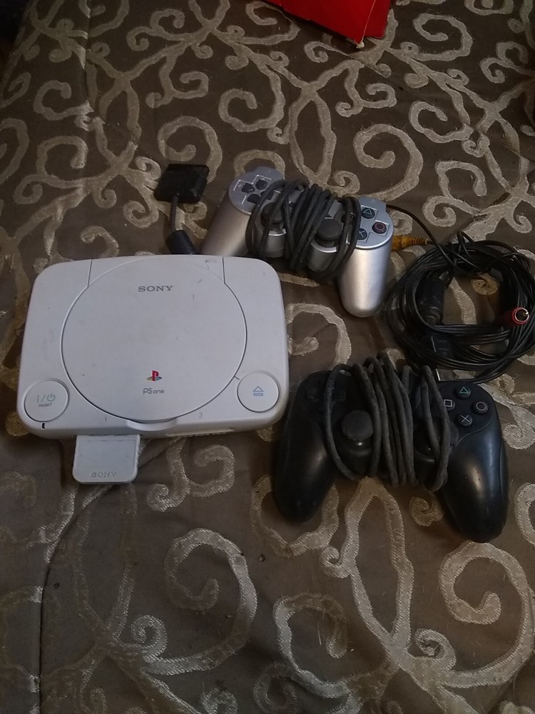 PS1 SCPH-101 Slim Console Bundle