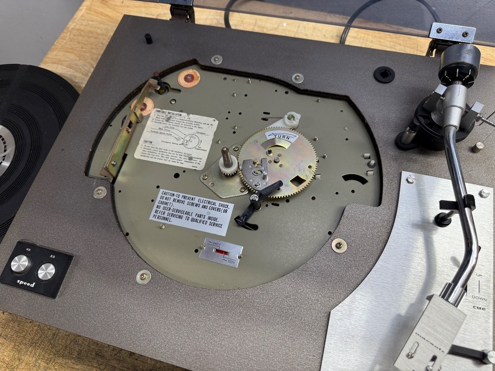 MARANTZ 6100 TURNTABLE