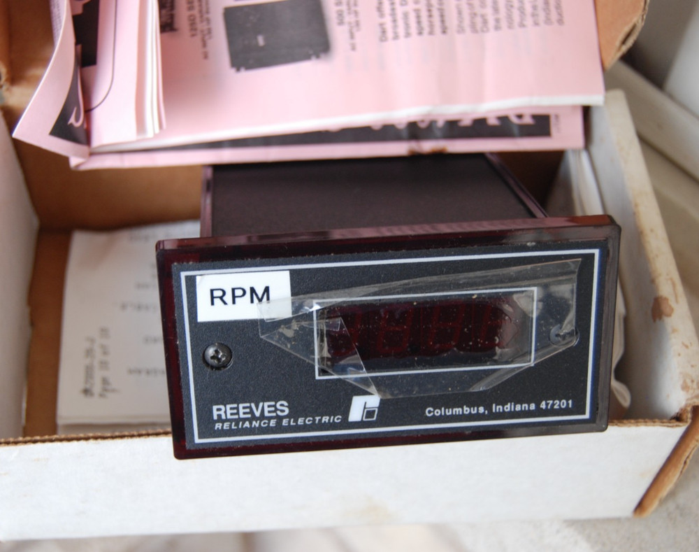 NIB NEW DART CONTROLS DM4004-L1469 PROGRAMMABLE TACHOMETER