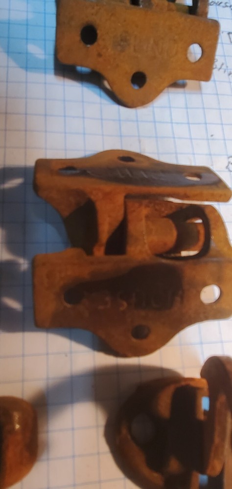 CAST IRON VICTORIAN LIFT OFF SHUTTER HINGES with LATCH